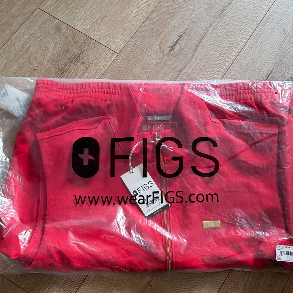 Figs Mens Lunar new year cobaki scrub vest S